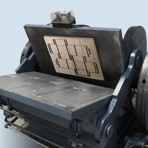 Imagen de una máquina de suaje de quijada